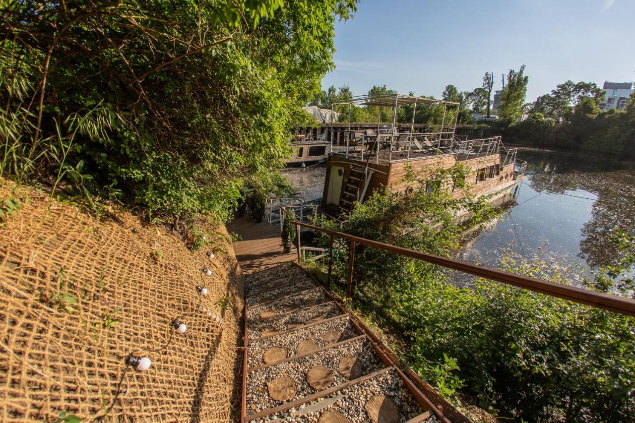 ホテル Prague Bay Houseboats エクステリア 写真